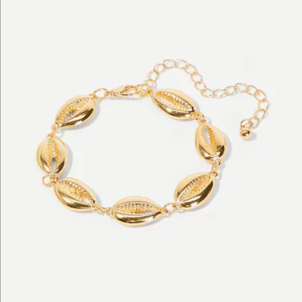 Gold Cowrie Shell Bracelet - Picture 3 of 5
